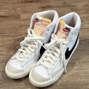 Authentic Nike Blazer Mid